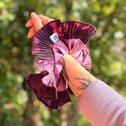 Bamba Simple/ Maxi scrunchie con Vuelos Plisados - Bruma mora