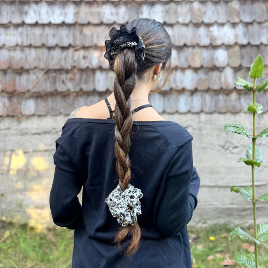 Bamba Simple/ Maxi scrunchie con Vuelos Plisados - Hilvan de luna