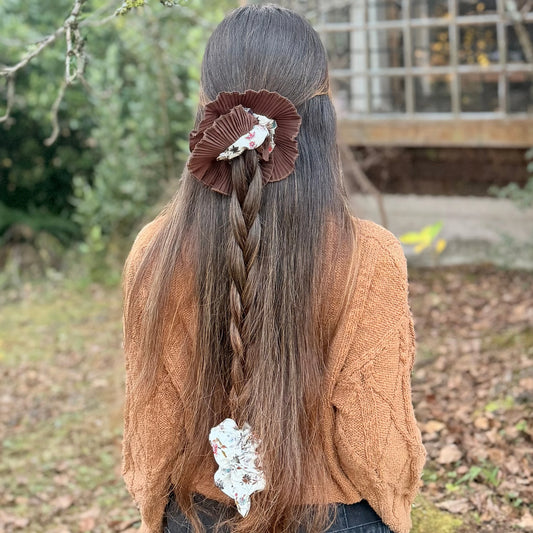 Bamba Simple/ Maxi scrunchie con Vuelos Plisados - Corteza