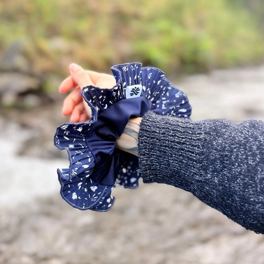Bamba Simple/ Maxi scrunchie con Vuelos Plisados - Noche de arrayan