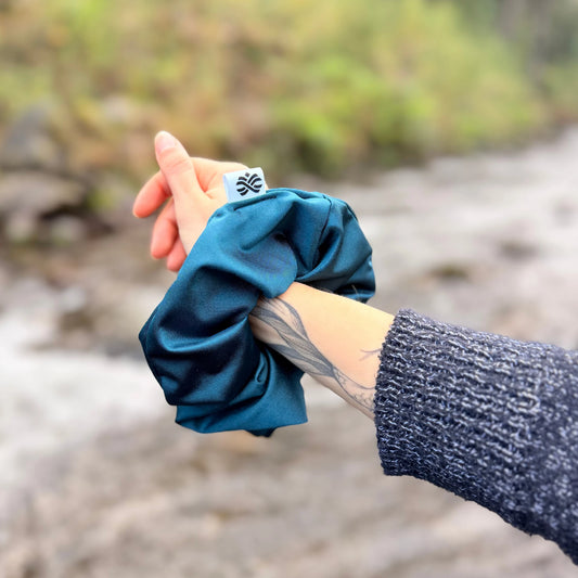 Scrunchie/Collet de Tela - Azul petroleo - Suavidad y protección para tu cabello