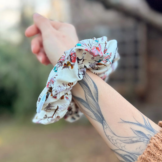 Scrunchie/Collet de Tela - blanco corteza  - Suavidad y protección para tu cabello