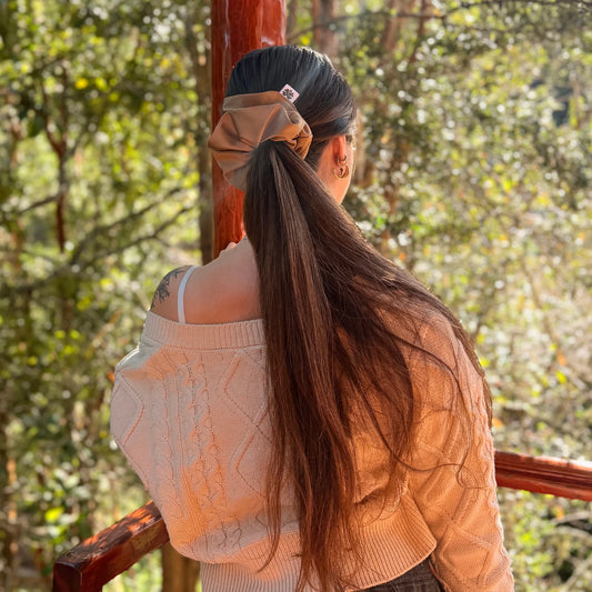 Scrunchie/Collet de Tela - Dorado suave -  Suavidad y protección para tu cabello