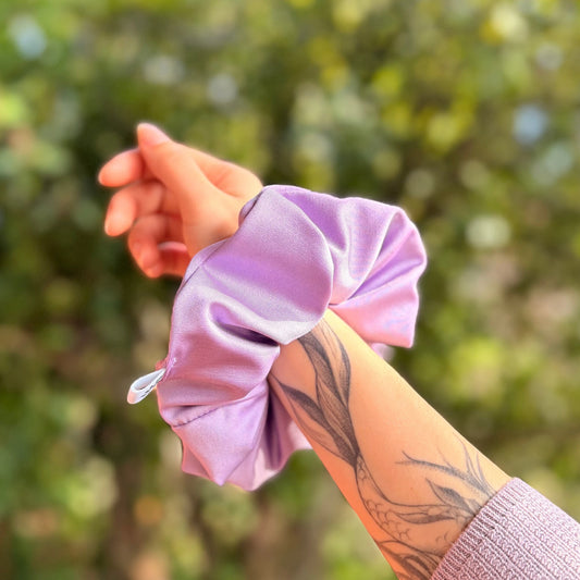 Scrunchie/Collet de Tela - Lila claro  - Suavidad y protección para tu cabello