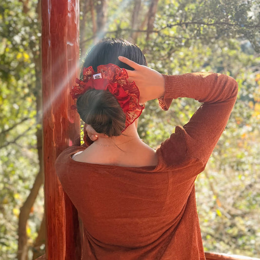 Bamba Simple/ Maxi scrunchie con Vuelos Plisados - llama de otoño